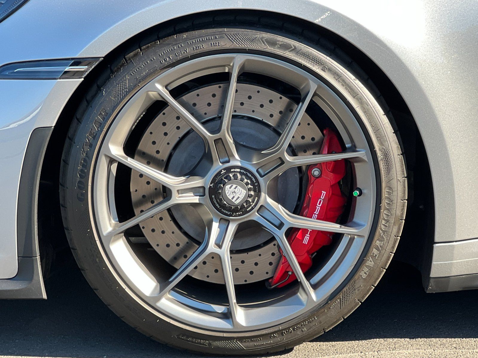 2023 Porsche 911 GT3 — full photo 27 of 29