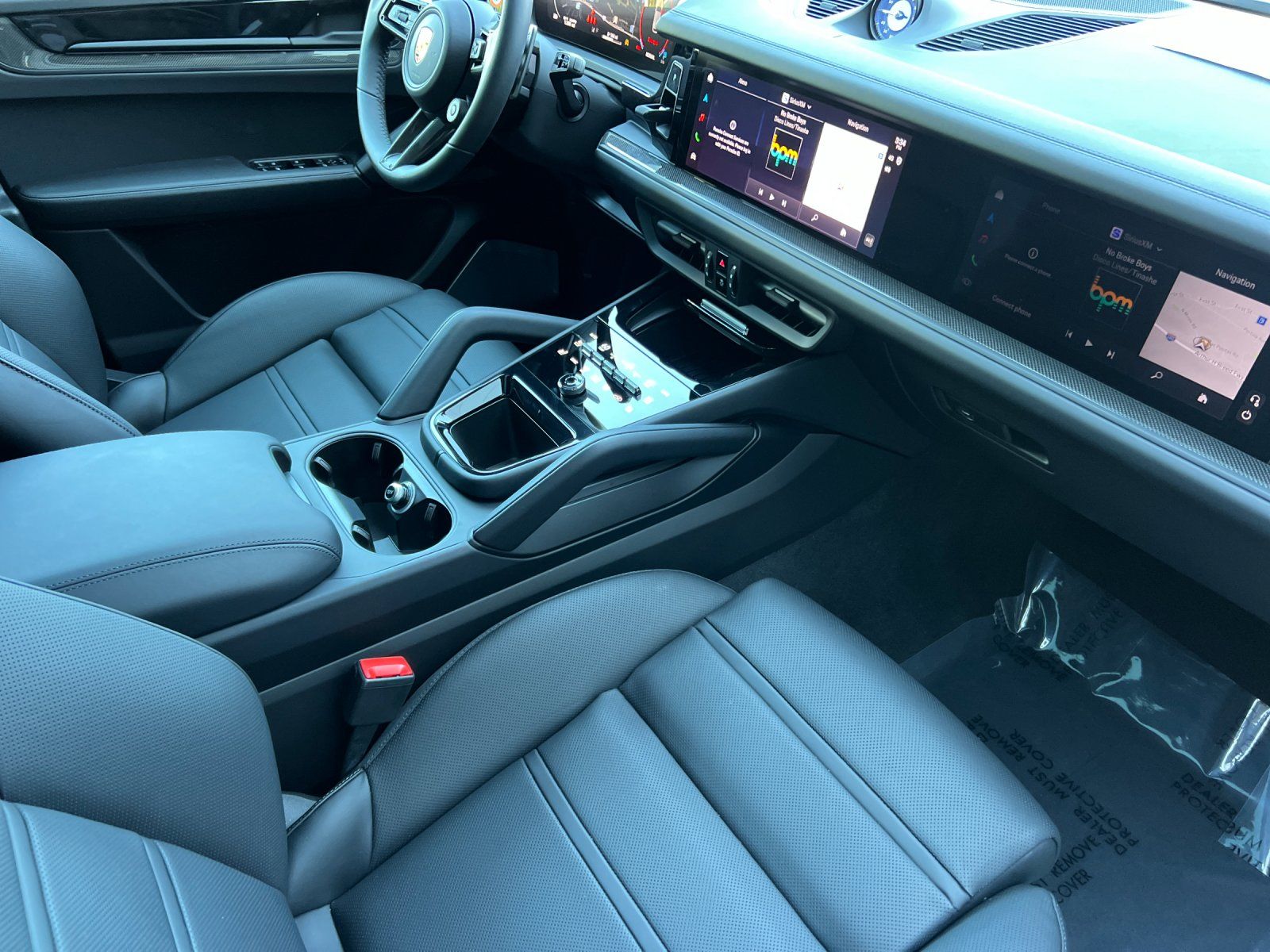 2026 Porsche Cayenne GTS — full photo 16 of 29
