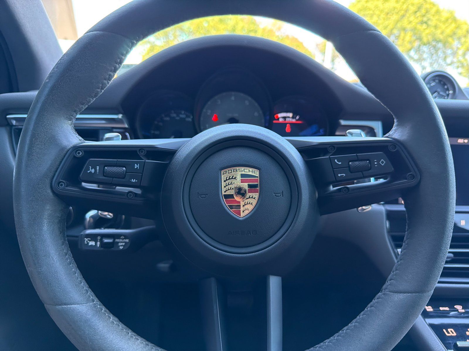 2023 Porsche Macan S — full photo 23 of 28