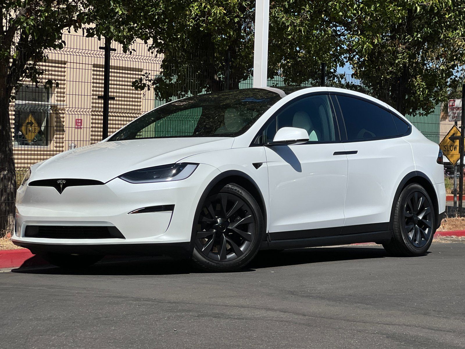 2023 Tesla Model X — foto completa 1 de 28