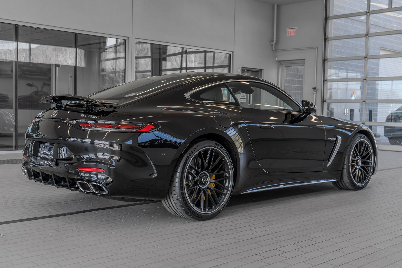 2025 Mercedes-Benz AMG® GT 63 Base — foto completa 26 de 32