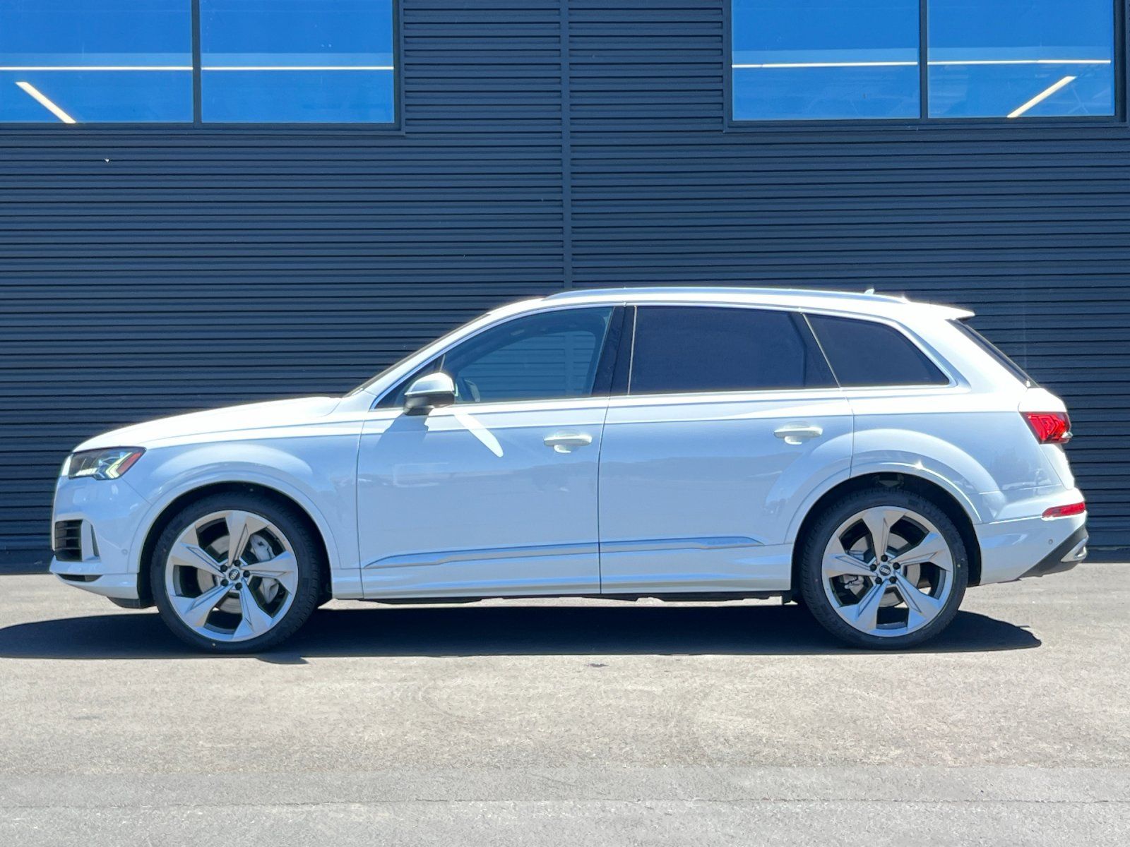 2021 Audi Q7 55 Prestige — foto completa 3 de 31