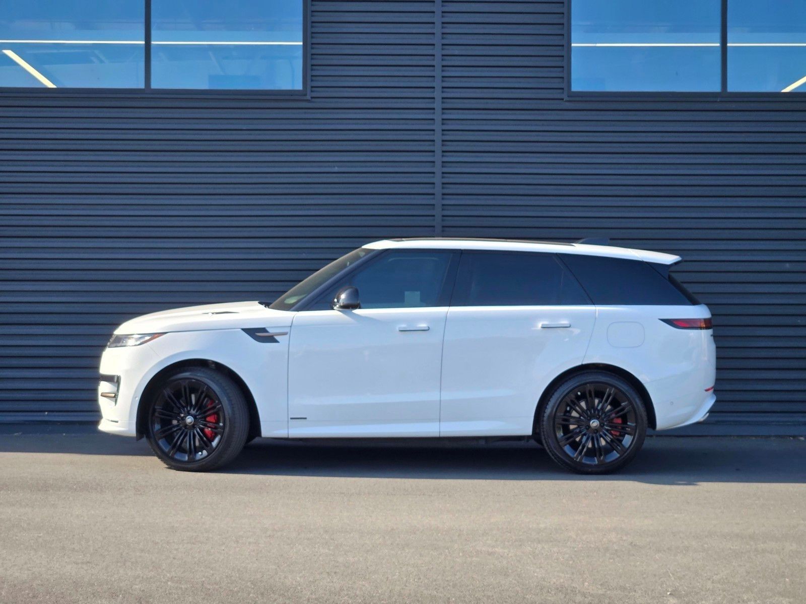 2024 Land Rover Range Rover Sport Plug-in Hybrid Autobiography — full photo 3 of 45