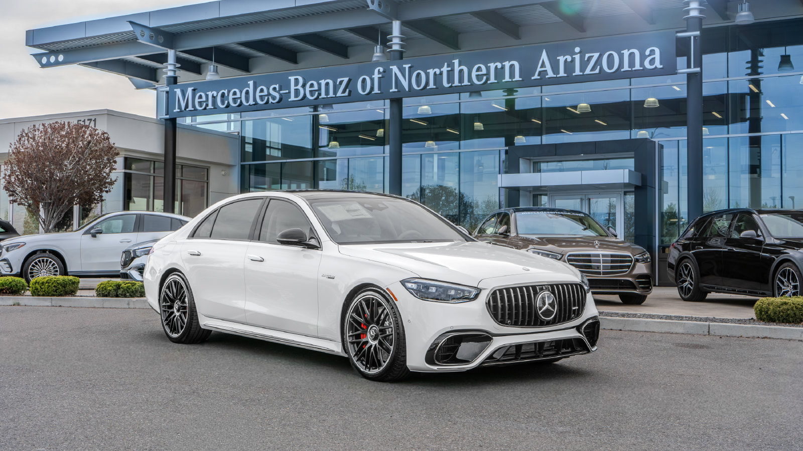 2026 Mercedes-Benz S-Class S 63 E AMG® — foto 1 de 35