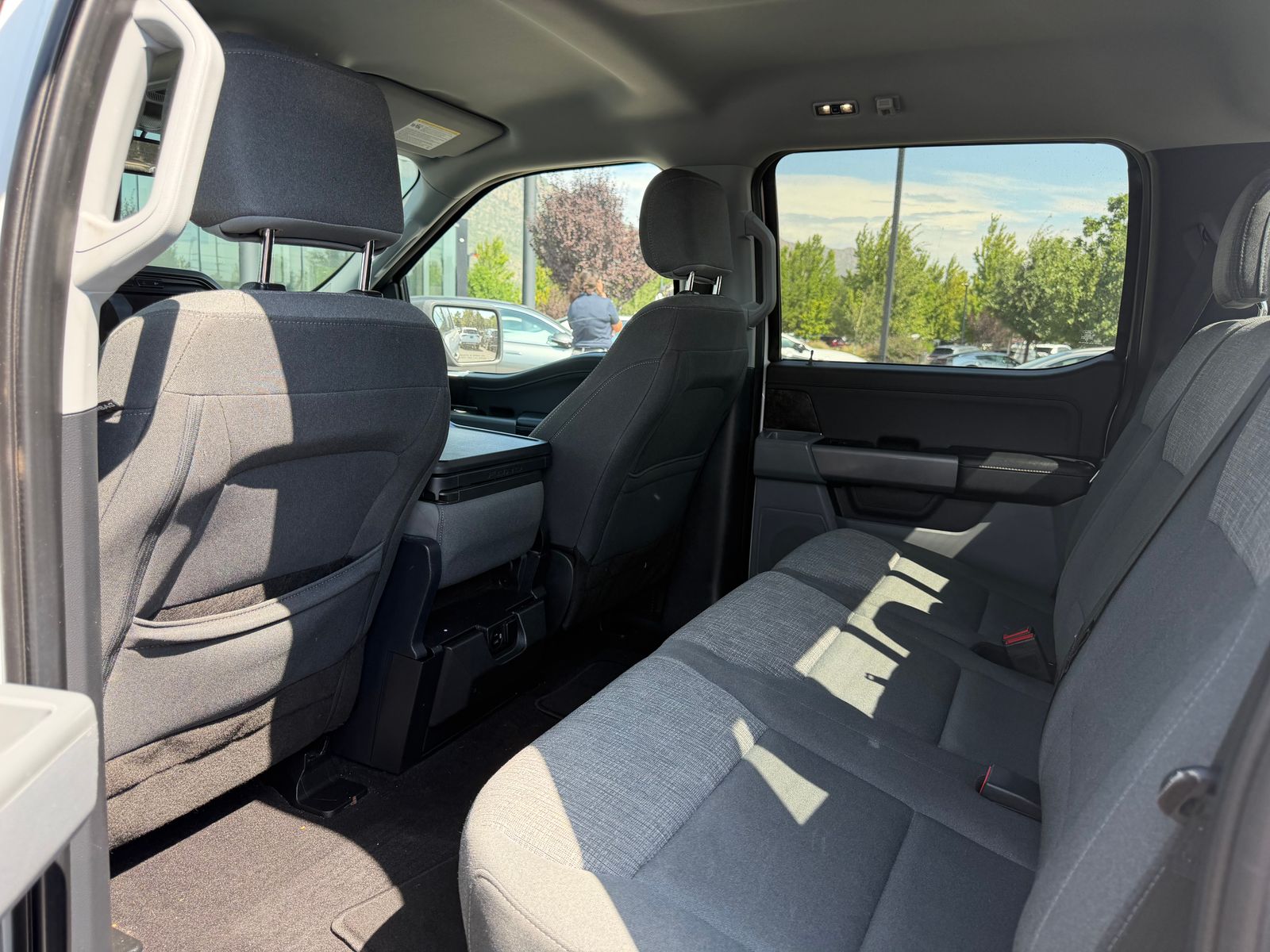 2021 Ford F-150 XLT — full photo 2 of 6