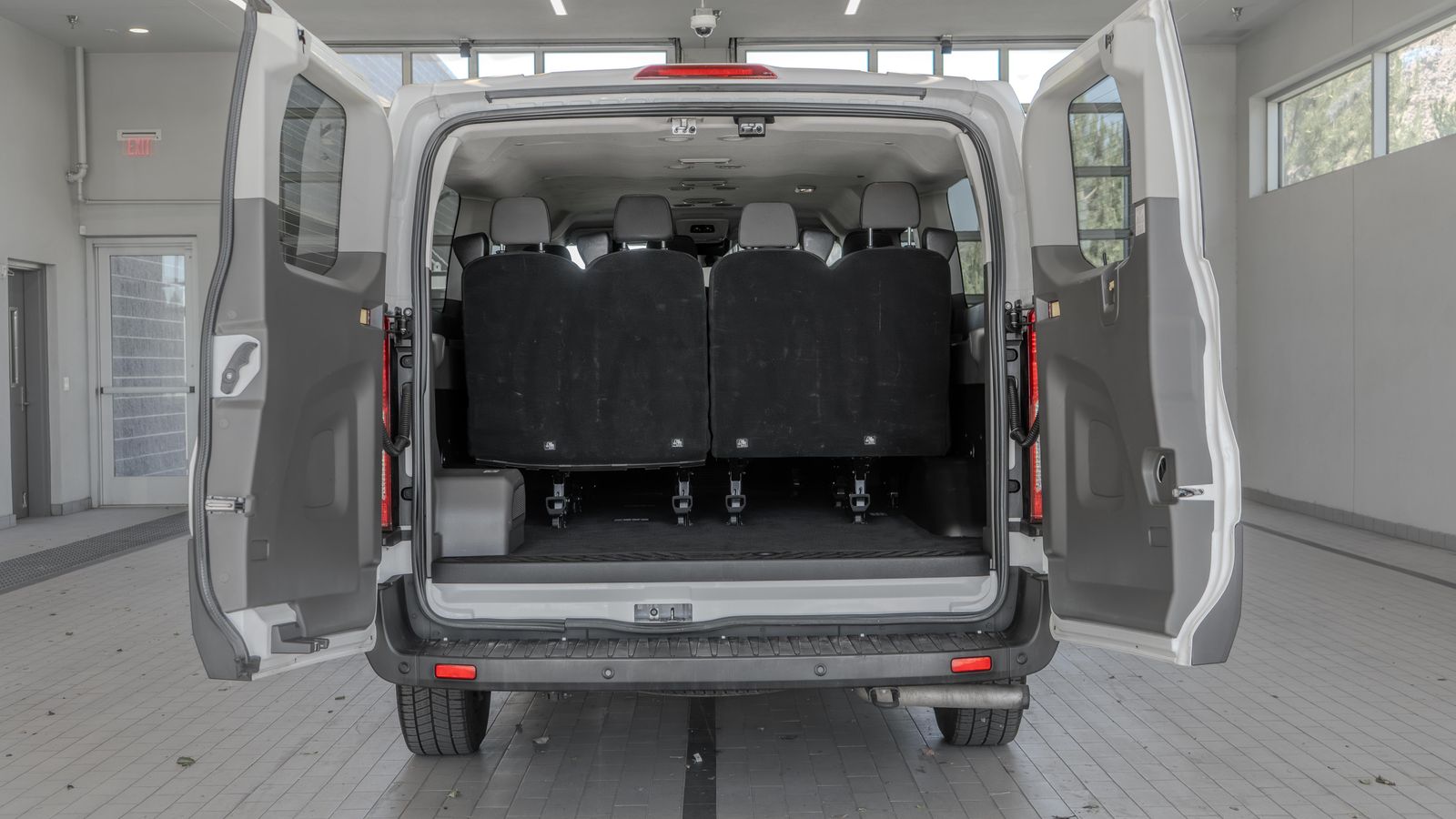 2024 Ford Transit-350 XLT — foto completa 16 de 34