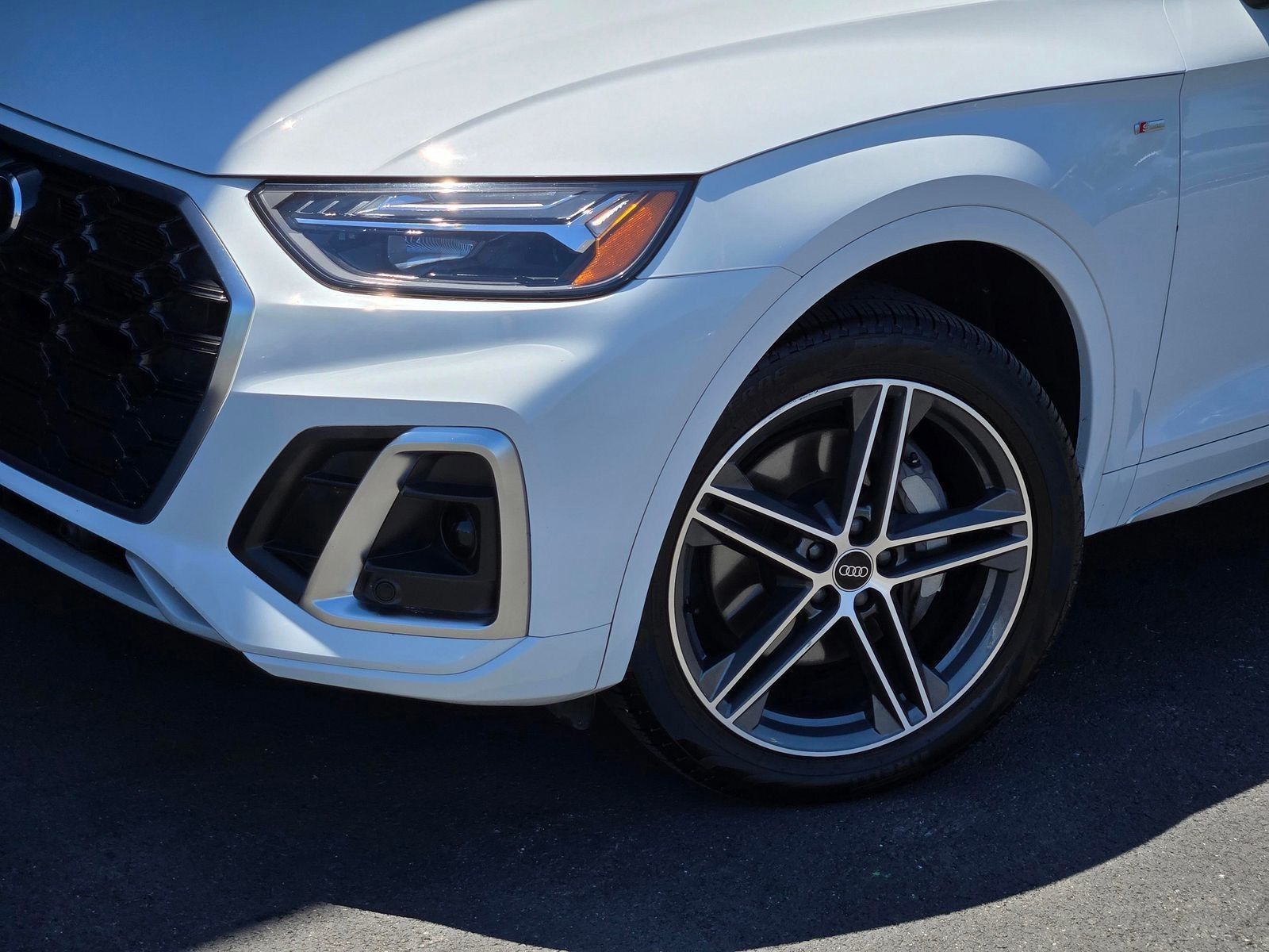 2023 Audi Q5 e 55 Premium Plus — full photo 9 of 45