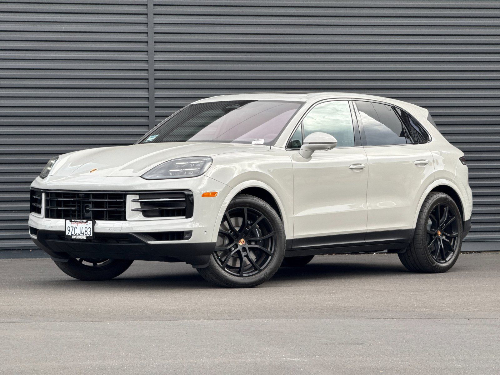 2026 Porsche Cayenne S — full photo 1 of 29
