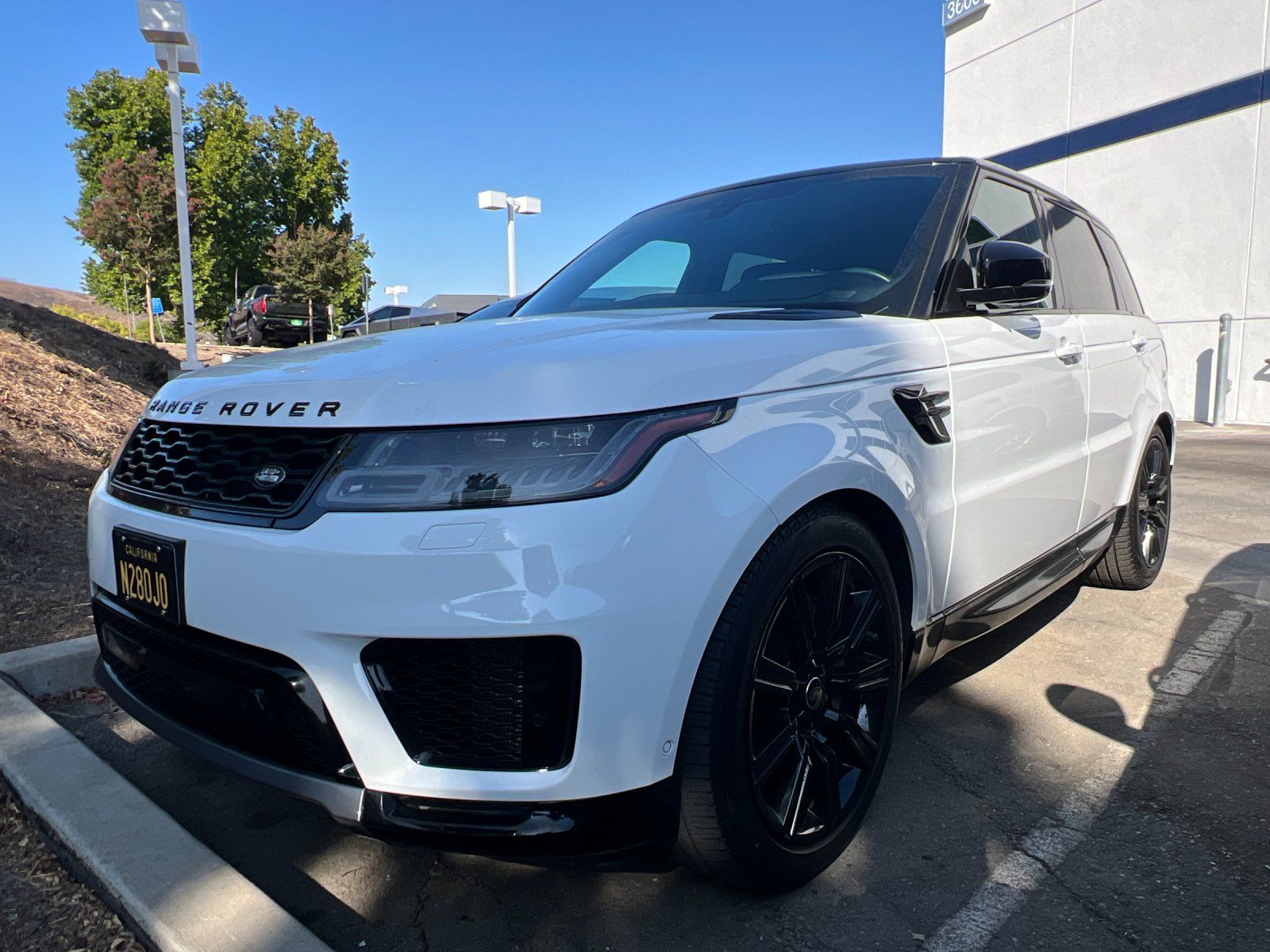 2020 Land Rover Range Rover Sport HSE — full photo 2 of 3
