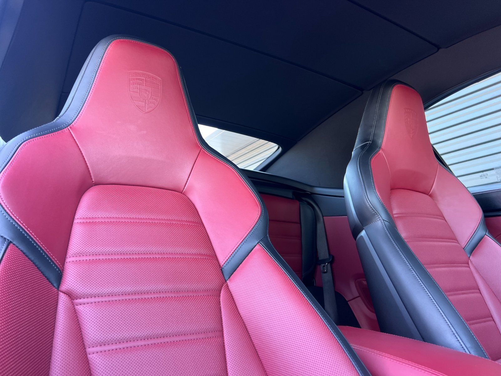 2025 Porsche 911 Carrera 4 GTS — foto completa 29 de 30