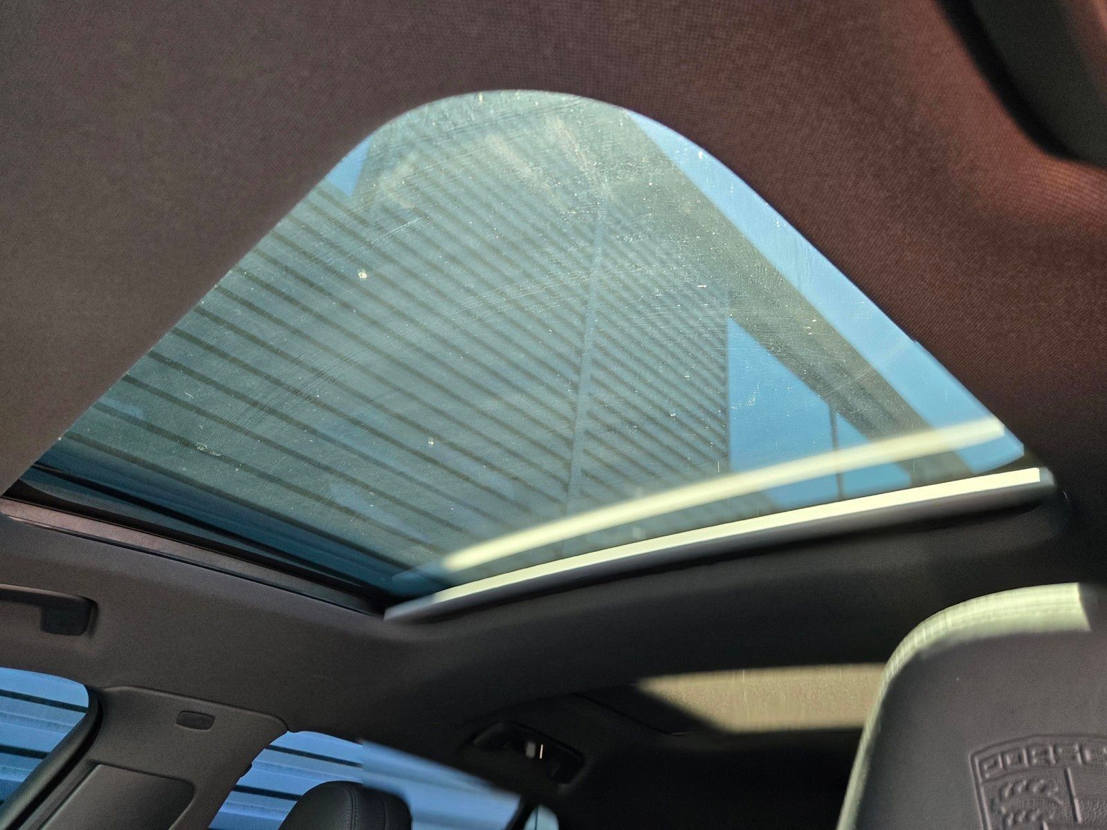 2023 Porsche Panamera 4 Platinum Edition — full photo 20 of 27