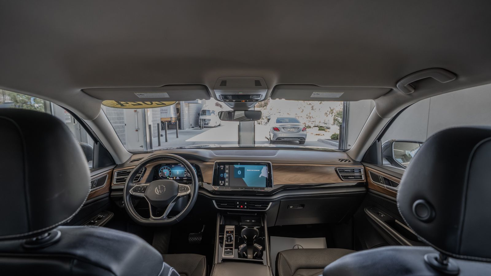 2024 Volkswagen Atlas 2.0T SE w/Technology — foto completa 27 de 35