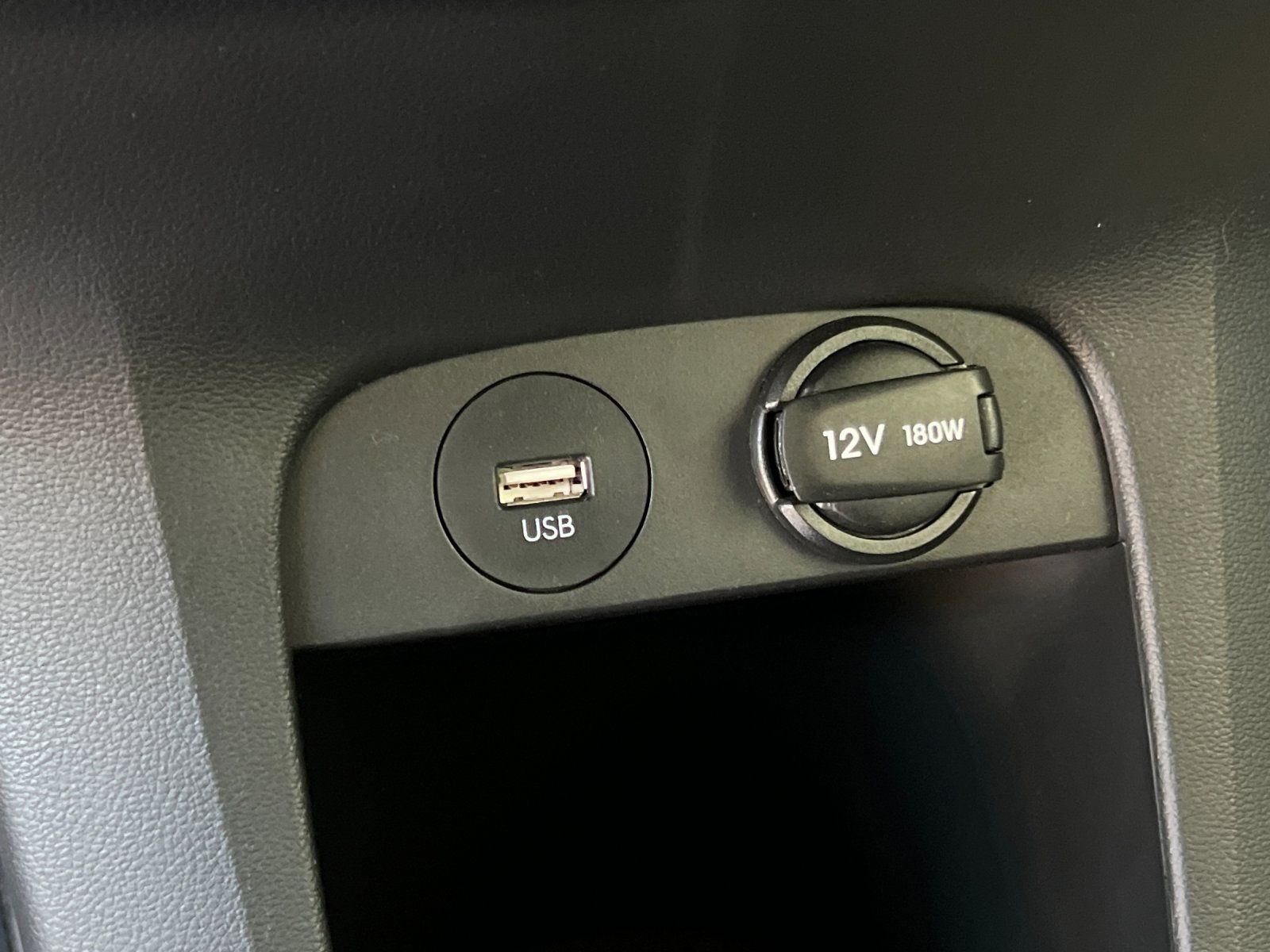 2024 Hyundai IONIQ 5 SE — full photo 21 of 29
