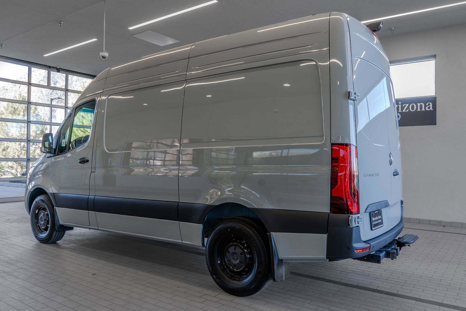 2025 Mercedes-Benz Sprinter 2500 Cargo 144 WB — full photo 13 of 34