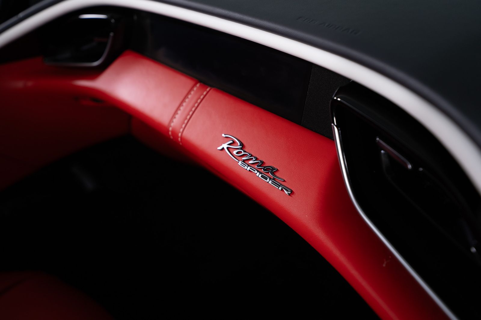 2025 Ferrari Roma Spider — foto completa 24 de 51