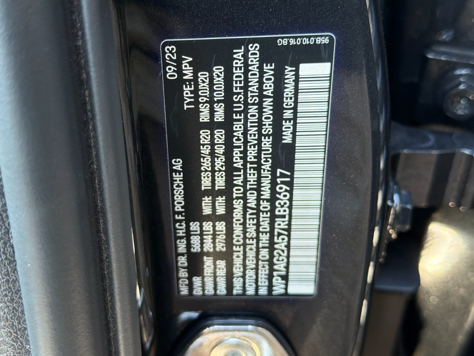 2024 Porsche Macan S — full photo 27 of 27