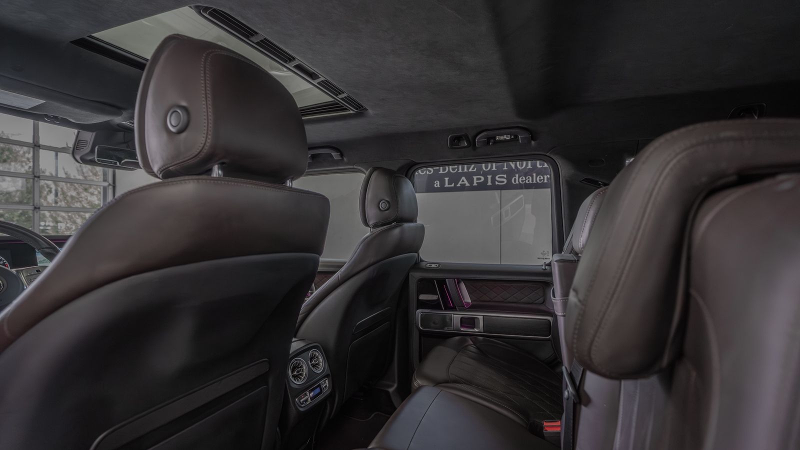2023 Mercedes-Benz G-Class G 550 — foto completa 25 de 33