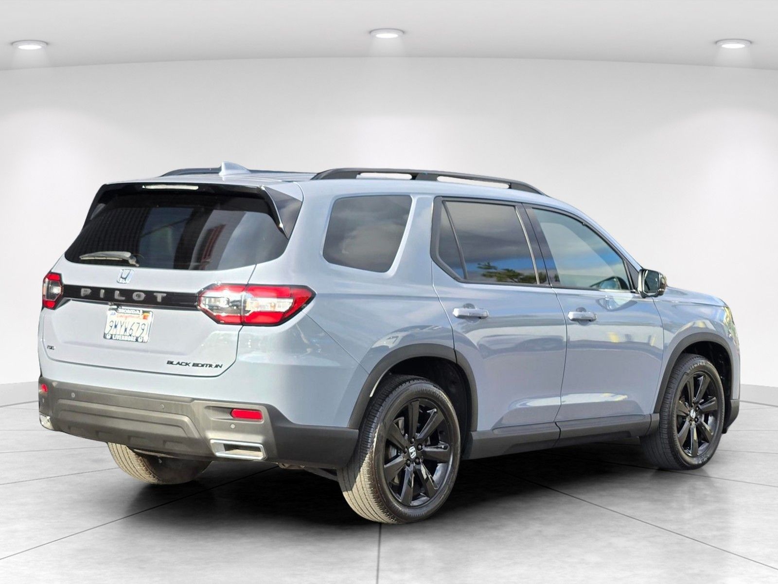 2025 Honda Pilot Black Edition — full photo 7 of 28