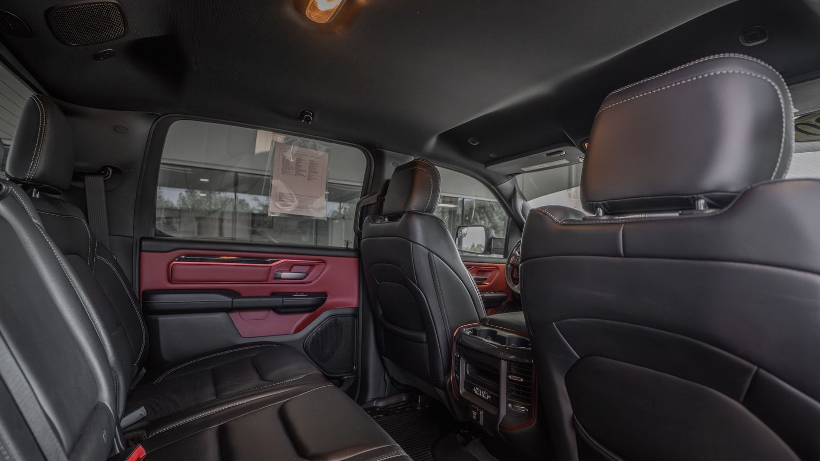 2020 Ram 1500 Rebel — foto completa 28 de 34
