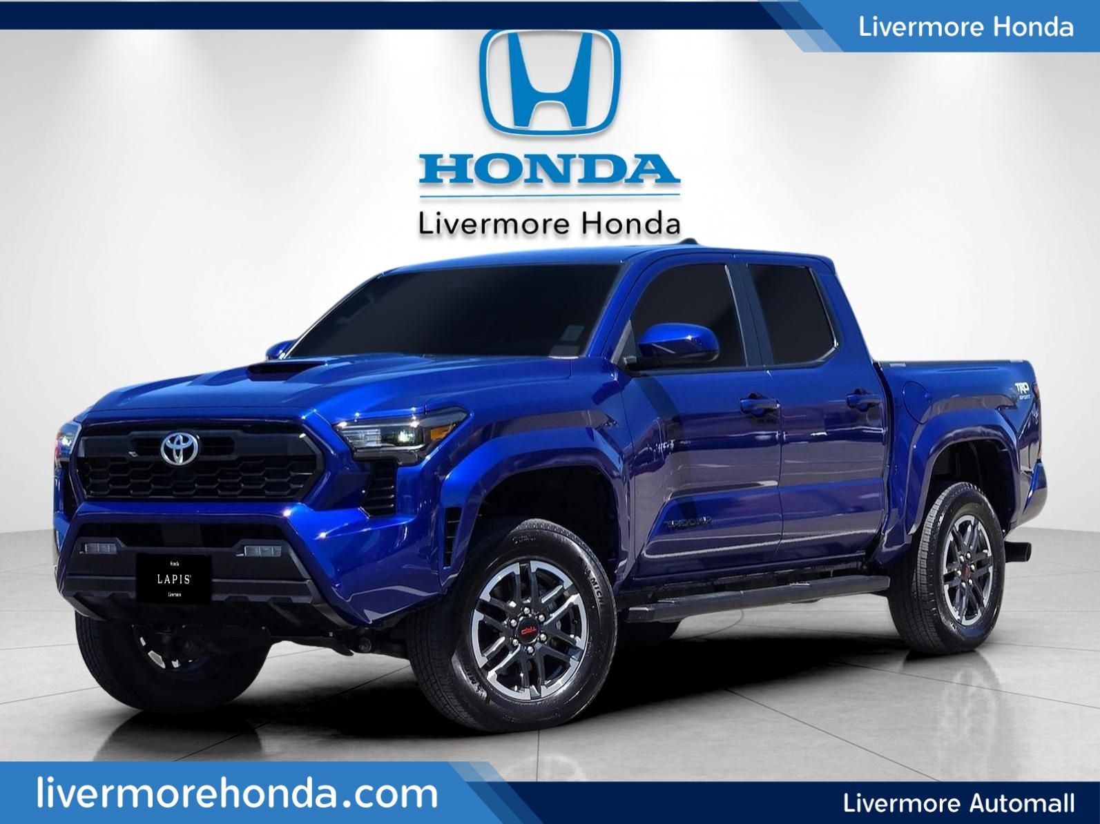 2025 Toyota Tacoma TRD Sport — full photo 1 of 28