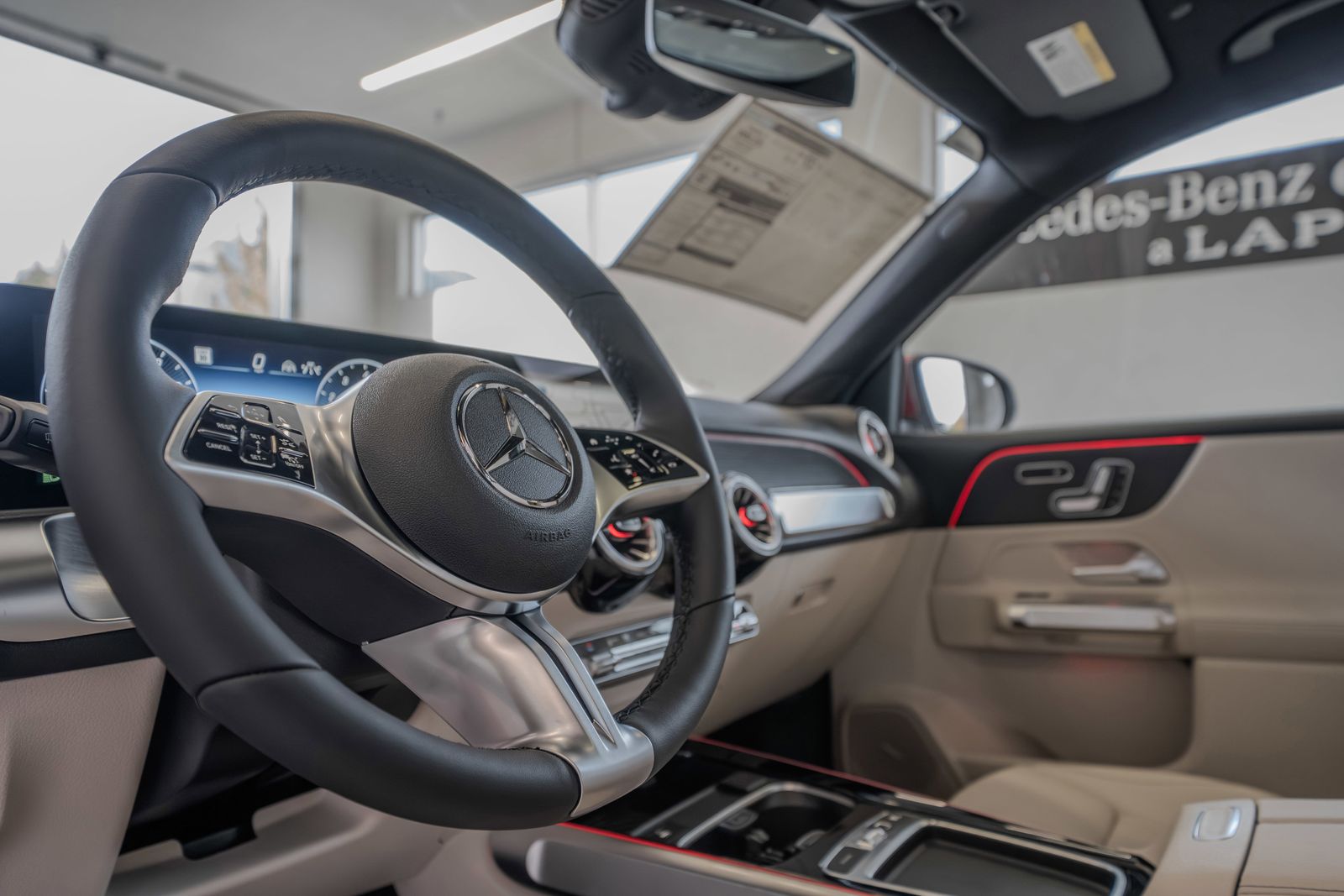 2026 Mercedes-Benz GLB GLB 250 — full photo 7 of 36