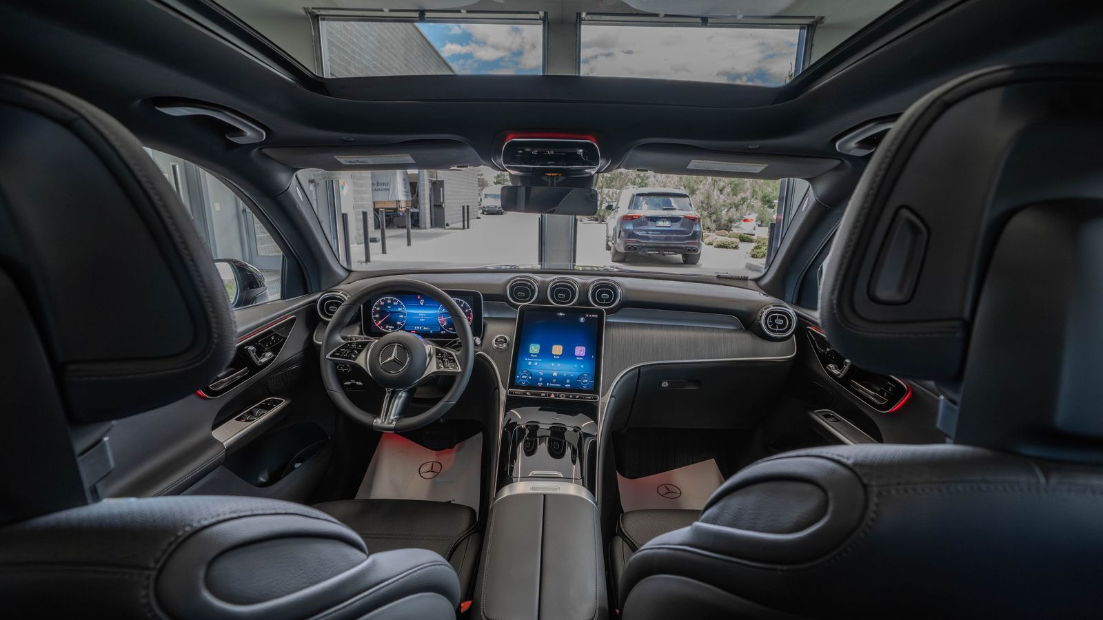 2026 Mercedes-Benz GLC GLC 300 — full photo 27 of 35
