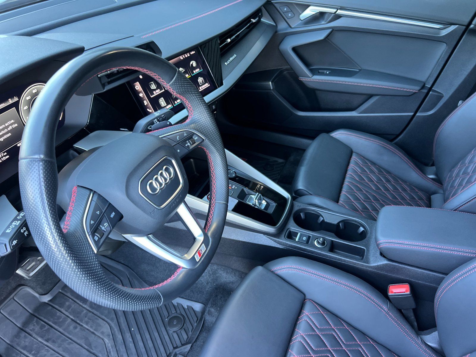 2024 Audi S3 2.0T Premium Plus — foto completa 10 de 28