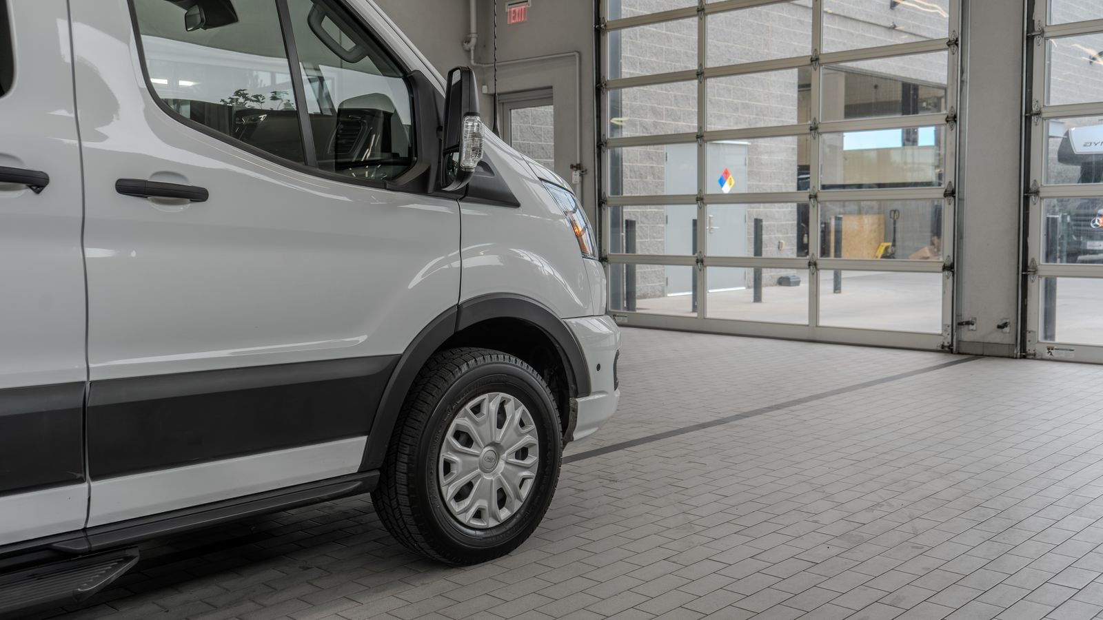 2024 Ford Transit-350 XLT — full photo 31 of 35