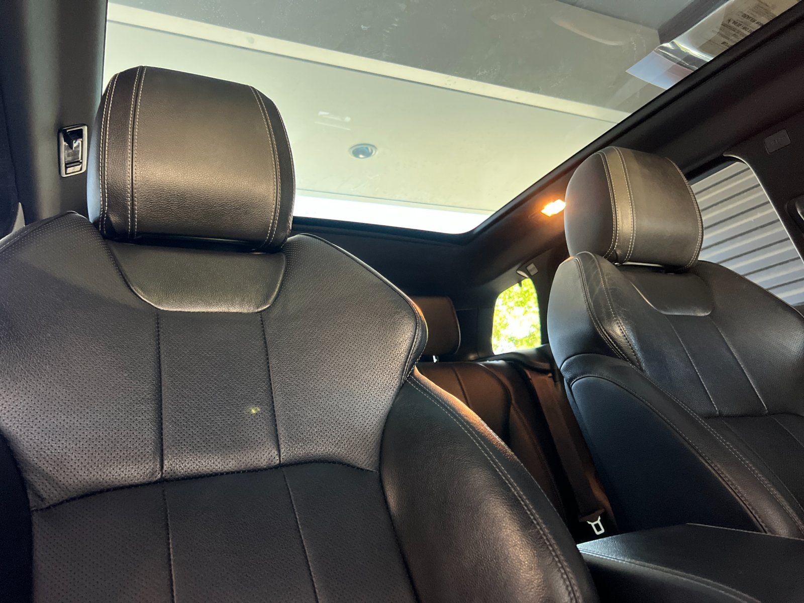 2018 Land Rover Range Rover Evoque Landmark Edition — full photo 16 of 28