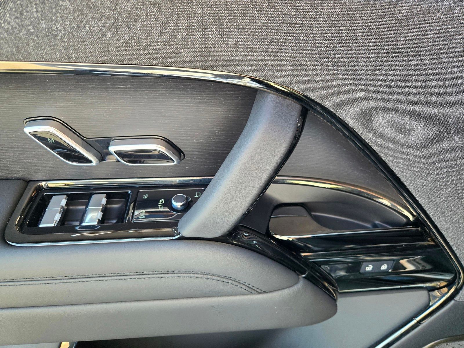 2025 Land Rover Range Rover Sport Autobiography — full photo 18 of 45
