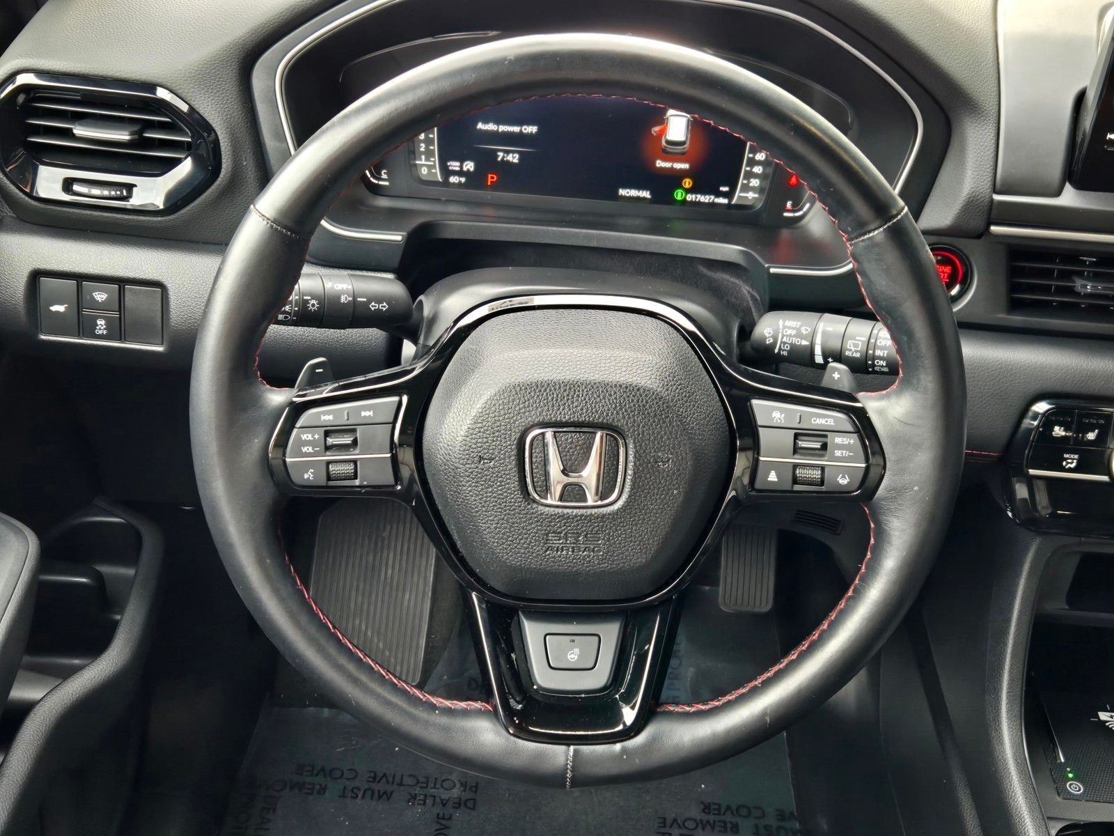 2025 Honda Pilot Black Edition — full photo 15 of 28