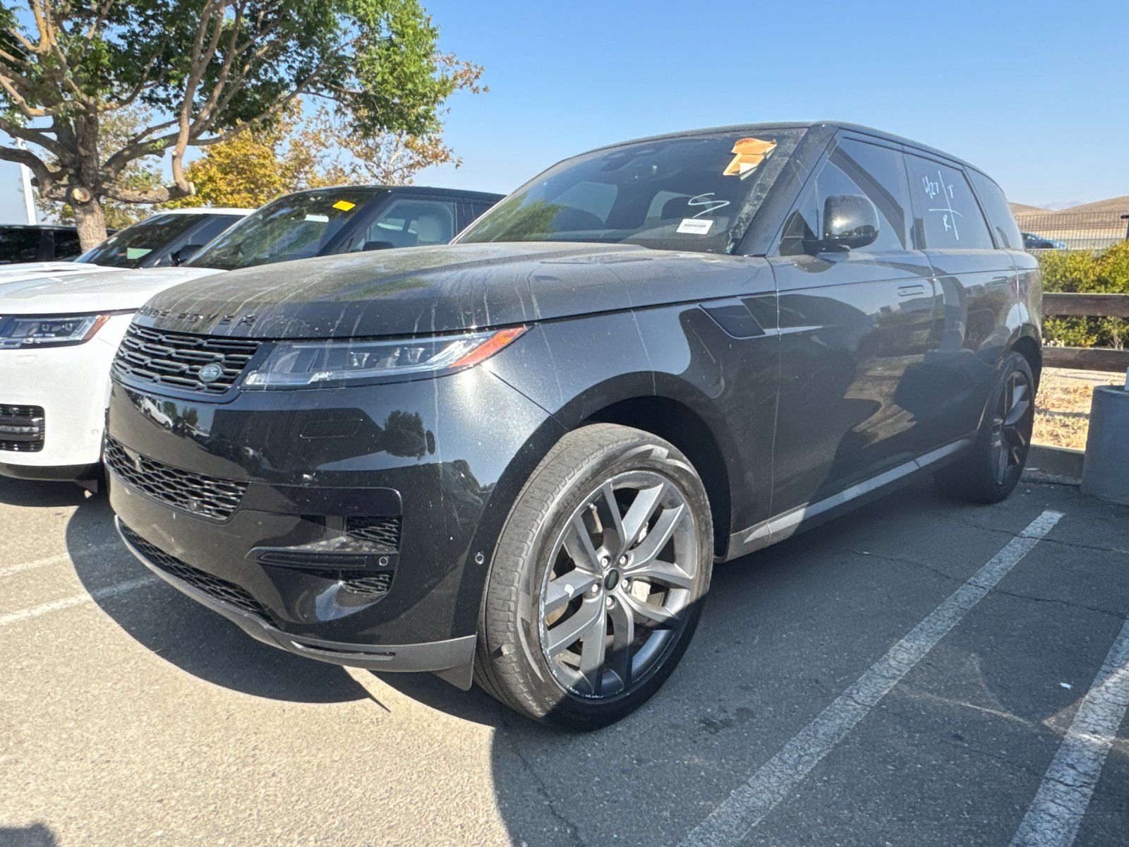 2024 Land Rover Range Rover Sport SE — full photo 2 of 3