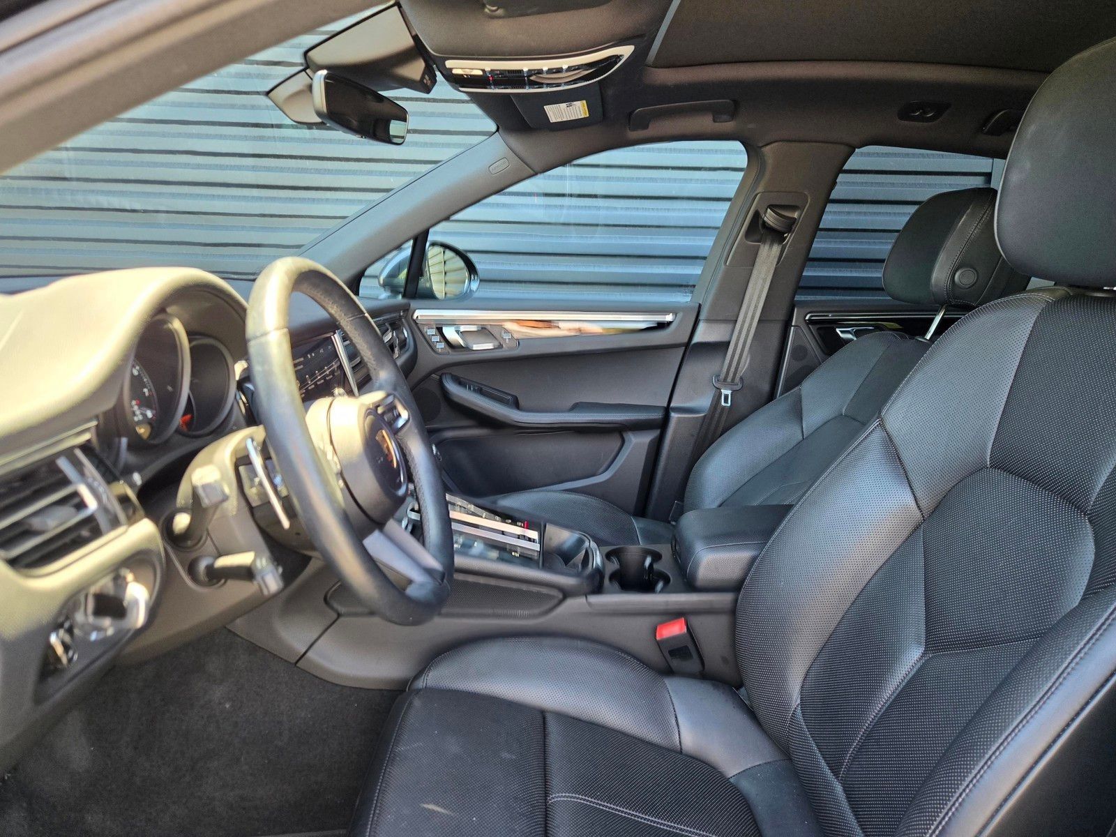 2025 Porsche Macan Base — foto completa 26 de 27