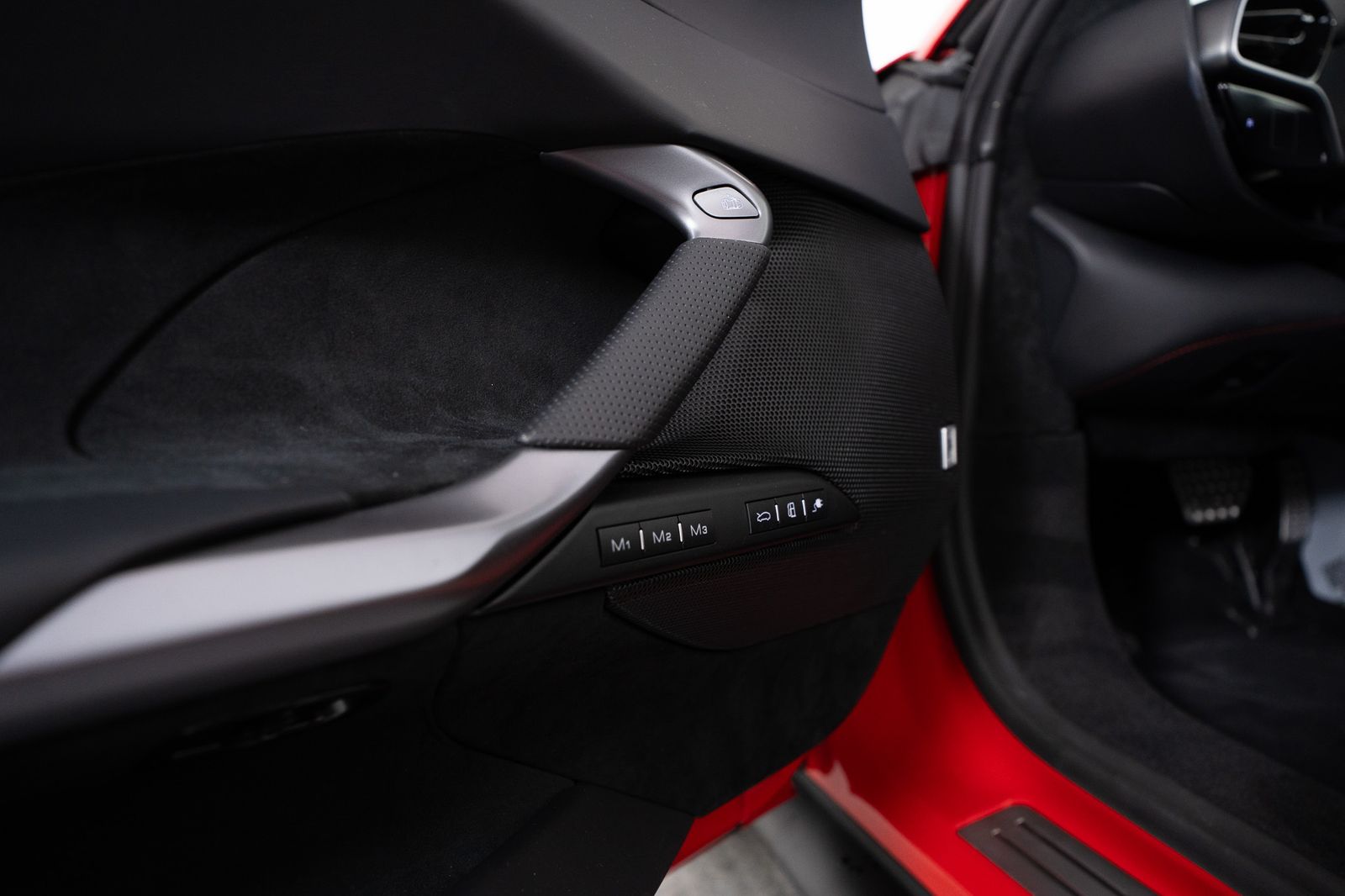 2025 Ferrari 296 GTS — foto completa 18 de 43
