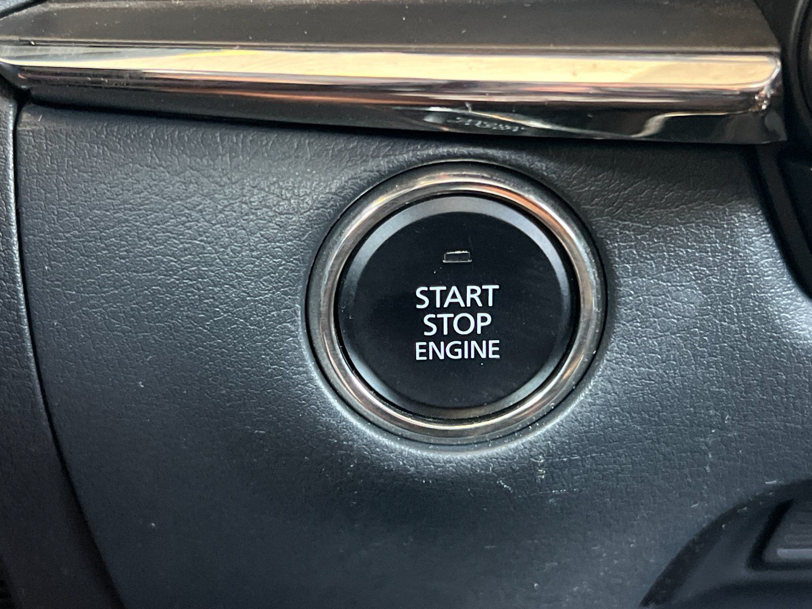 2021 Mazda CX-30 Turbo — foto completa 22 de 28