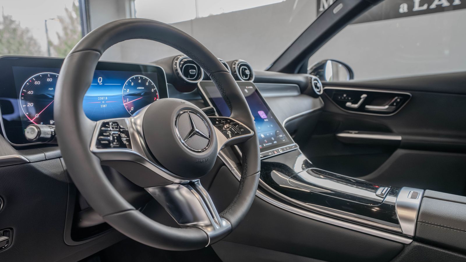 2026 Mercedes-Benz GLC GLC 300 — foto completa 7 de 35