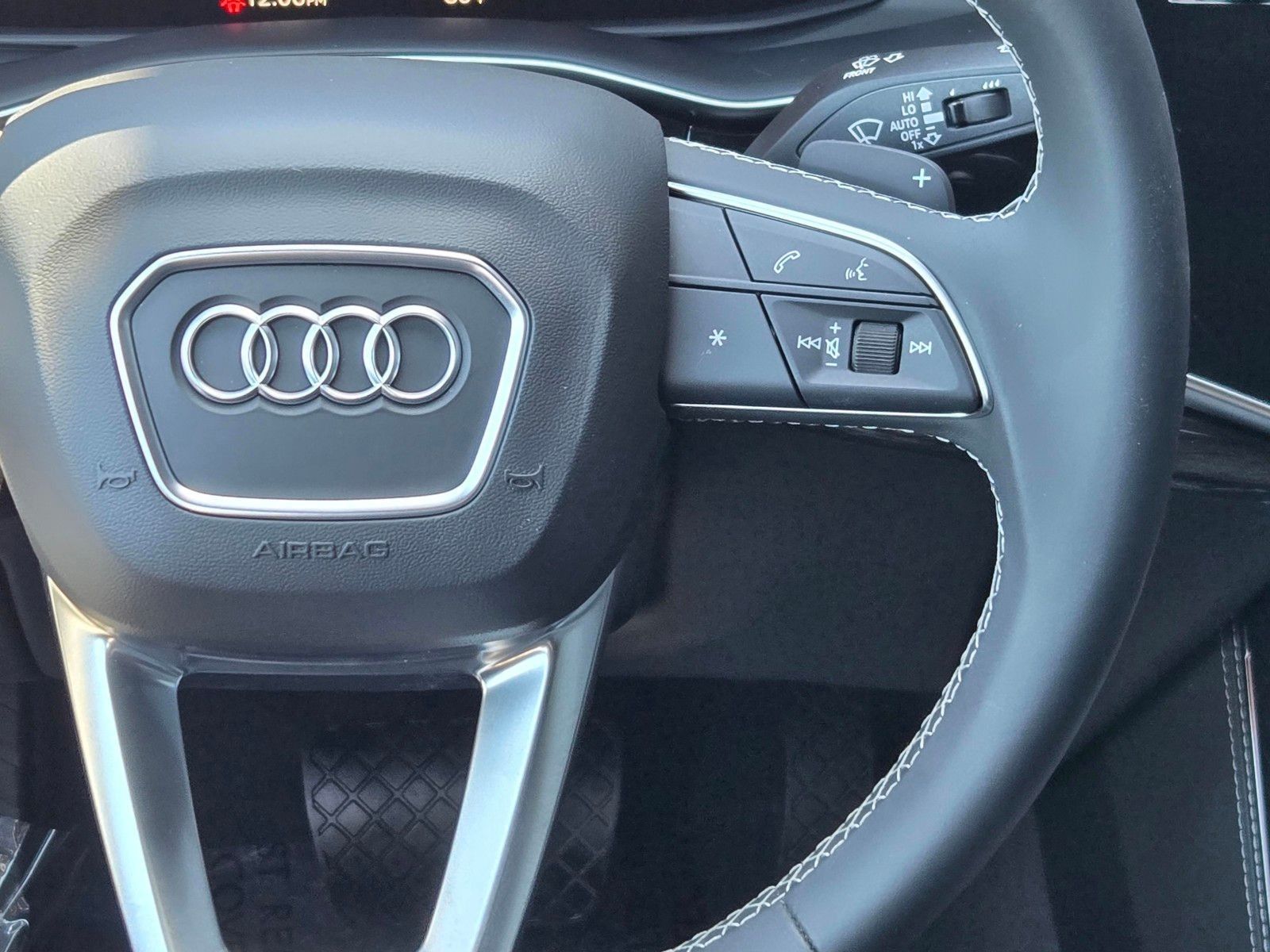 2025 Audi Q7 55 Premium Plus — foto completa 16 de 45