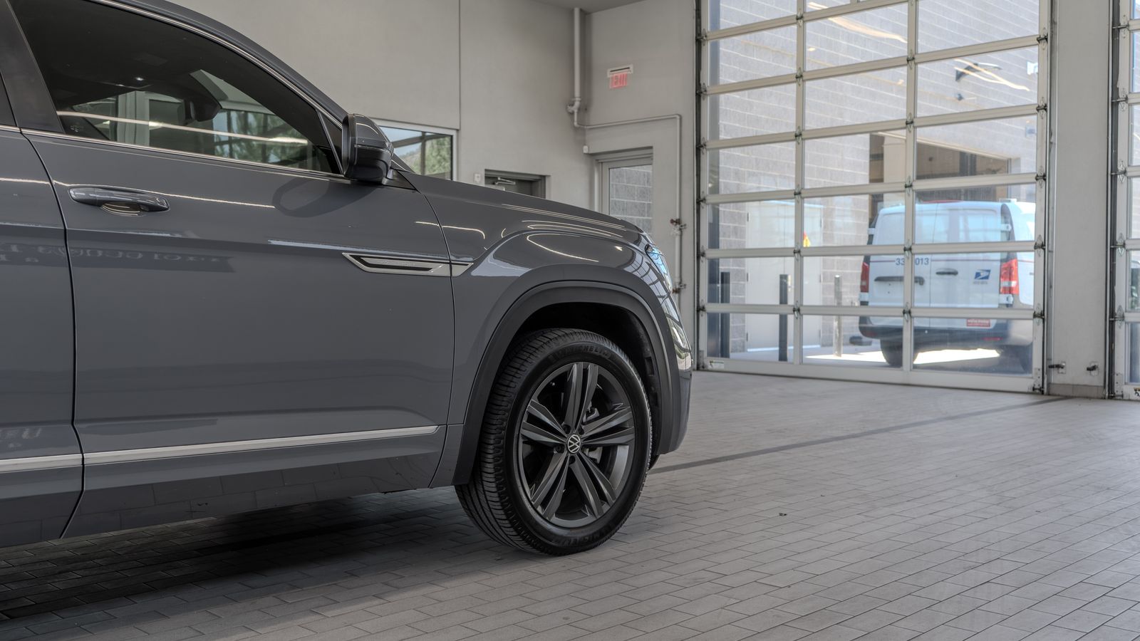 2022 Volkswagen Atlas Cross Sport 3.6L V6 SEL R-Line — foto completa 30 de 34
