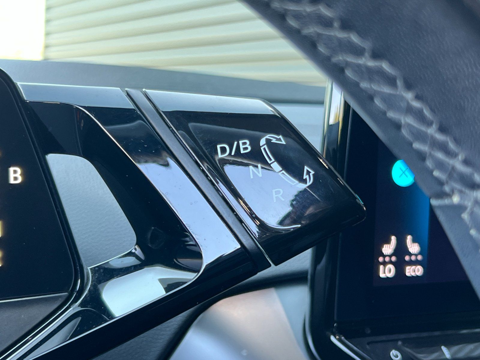 2022 Volkswagen ID.4 Pro — foto completa 22 de 28