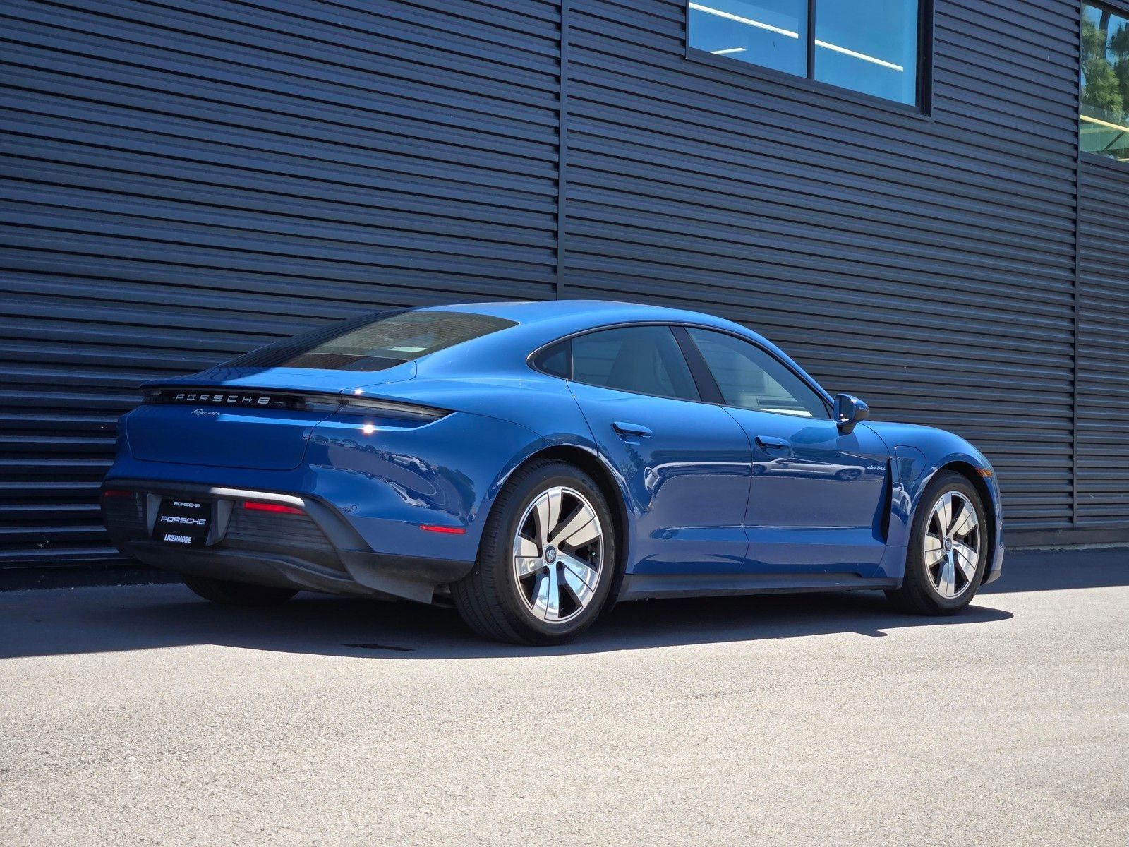 2023 Porsche Taycan Base — foto completa 7 de 27