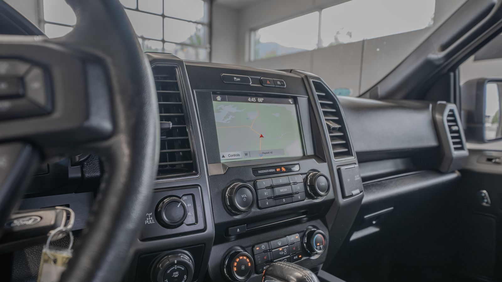 2018 Ford F-150 XLT — foto completa 32 de 33