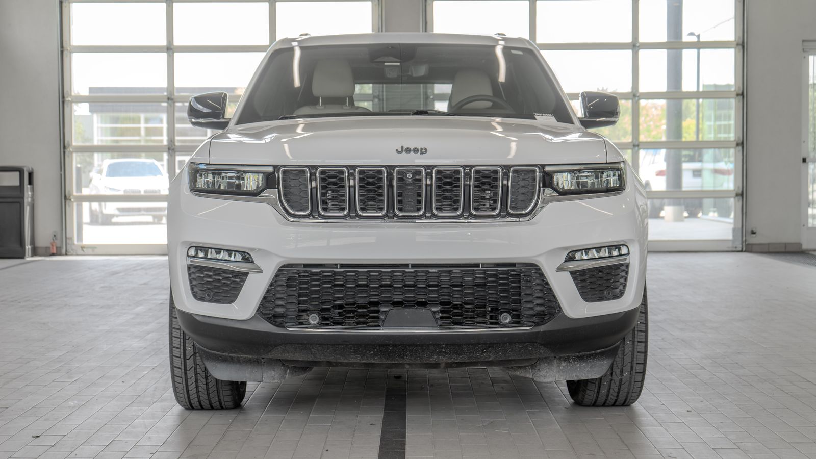 2023 Jeep Grand Cherokee 4xe — full photo 11 of 34