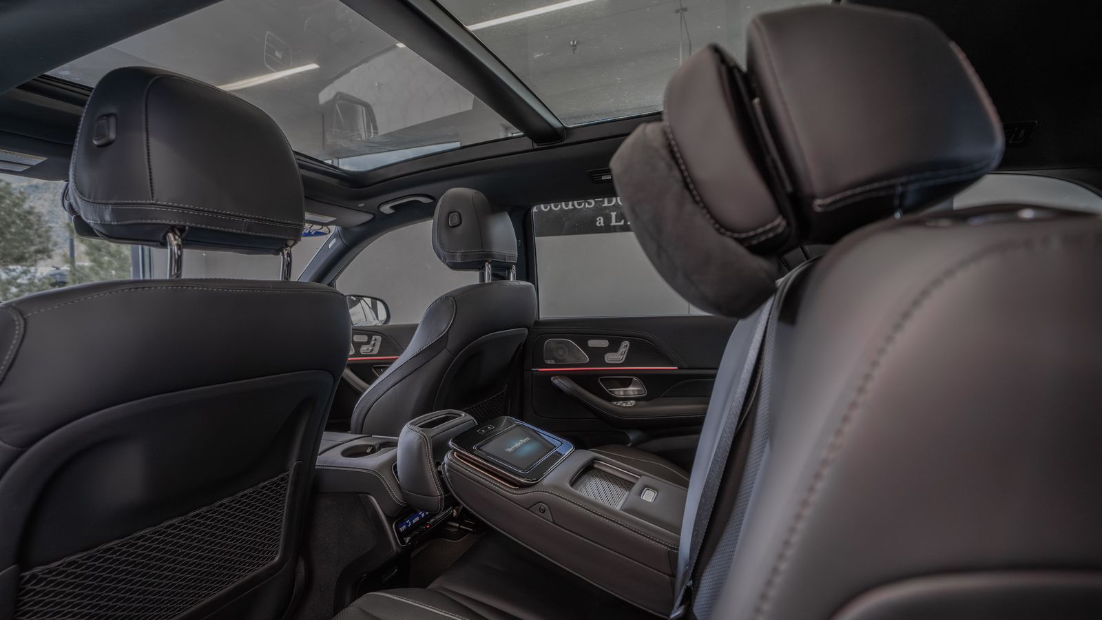 2023 Mercedes-Benz GLS GLS 580 — full photo 26 of 35