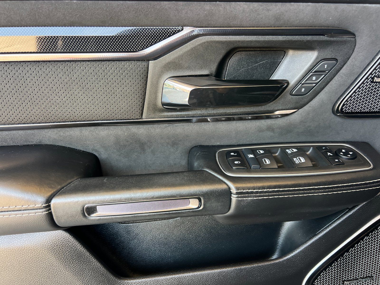 2022 Ram 1500 TRX — full photo 11 of 28