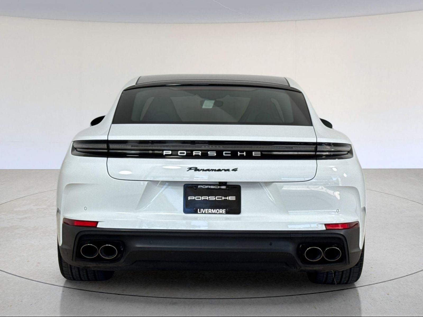 2026 Porsche Panamera E-Hybrid 4 — full photo 8 of 30