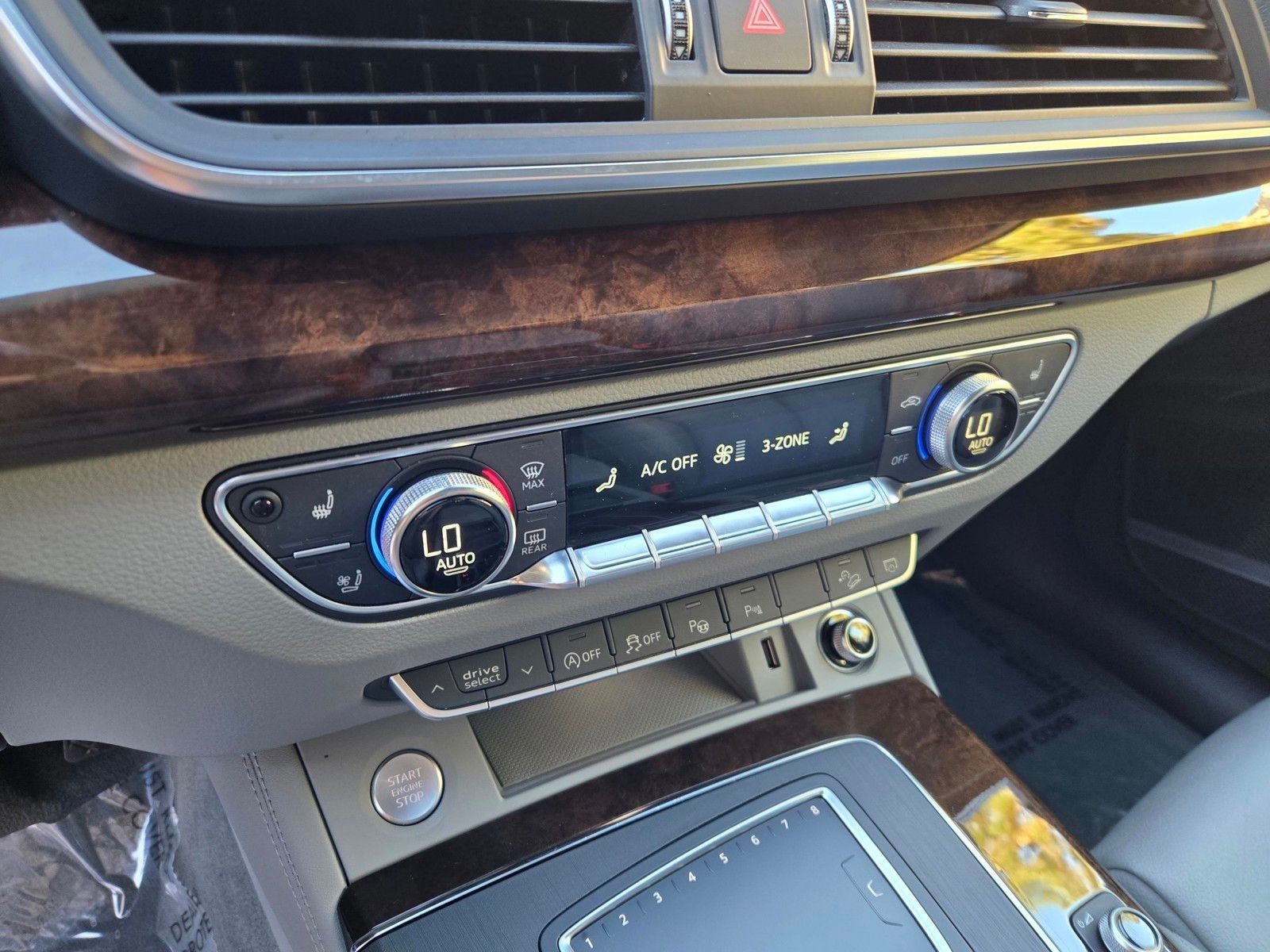 2020 Audi Q5 45 Prestige — foto completa 23 de 28