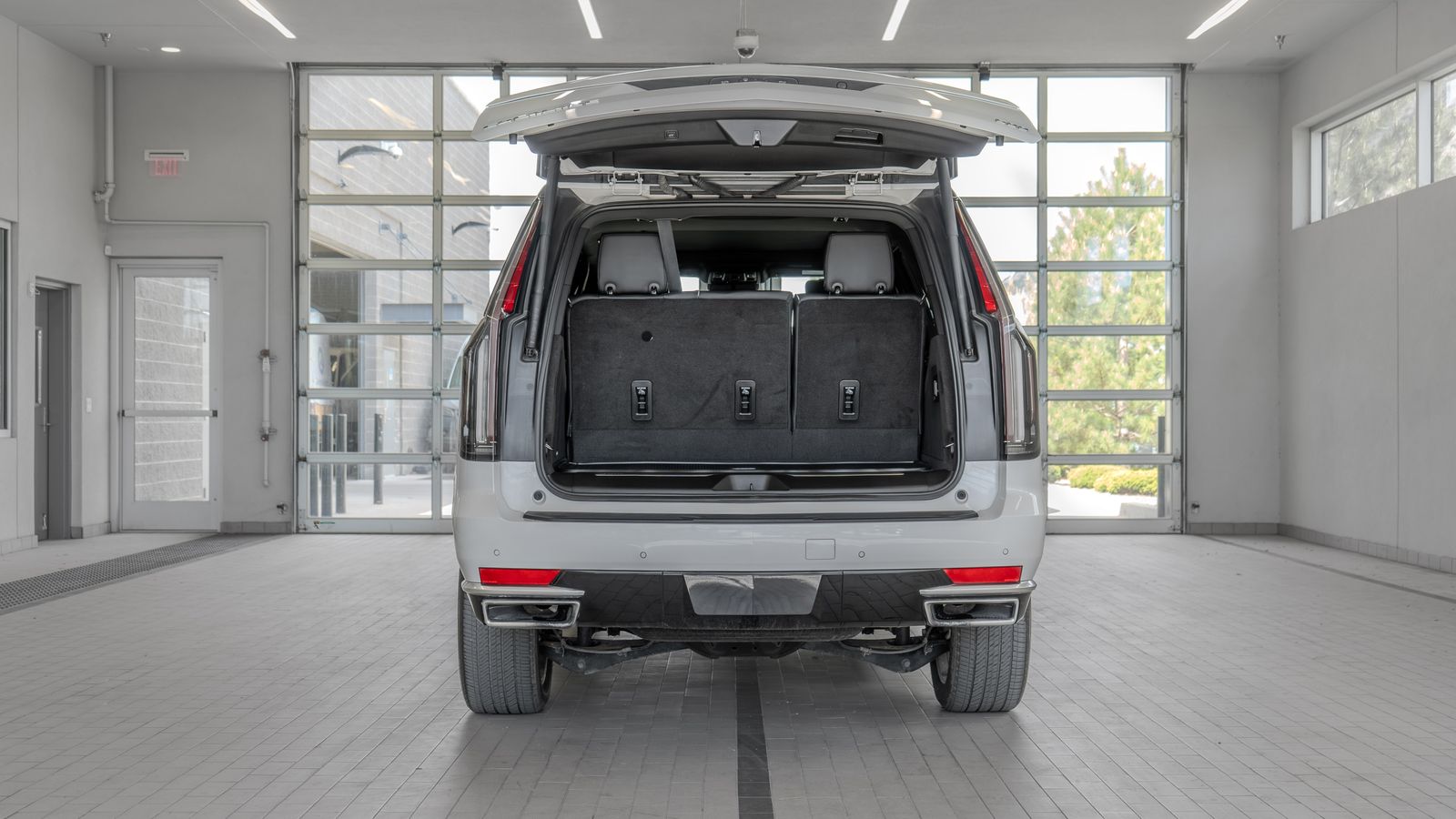 2023 Cadillac Escalade Premium Luxury — foto completa 16 de 35
