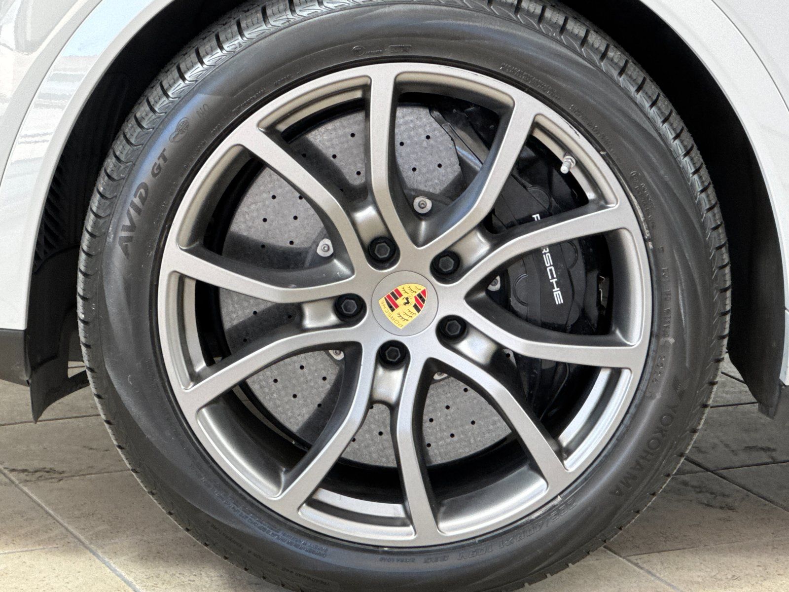 2023 Porsche Cayenne E-Hybrid Turbo S — full photo 28 of 30