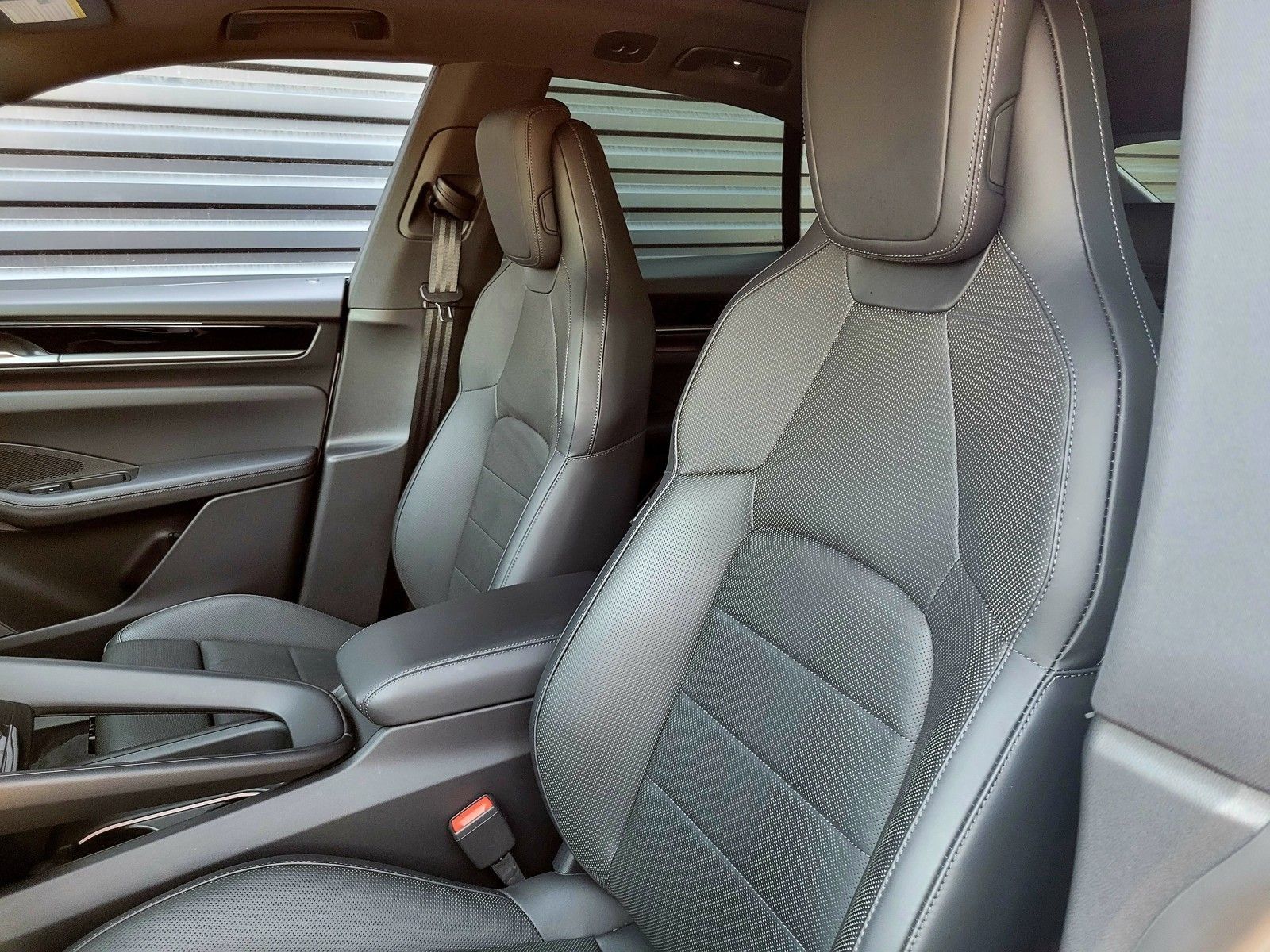 2025 Porsche Macan Electric Base — foto completa 5 de 28