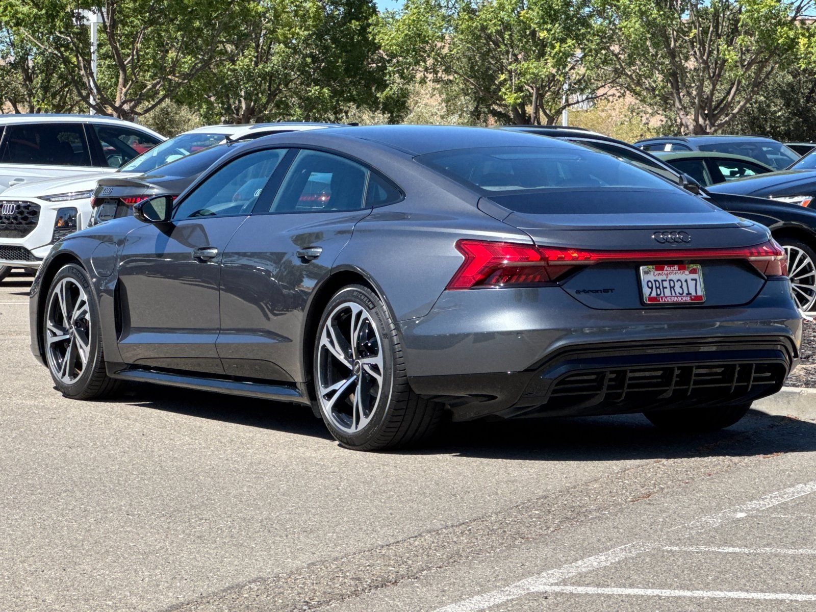 2022 Audi e-tron GT Premium Plus — full photo 3 of 27